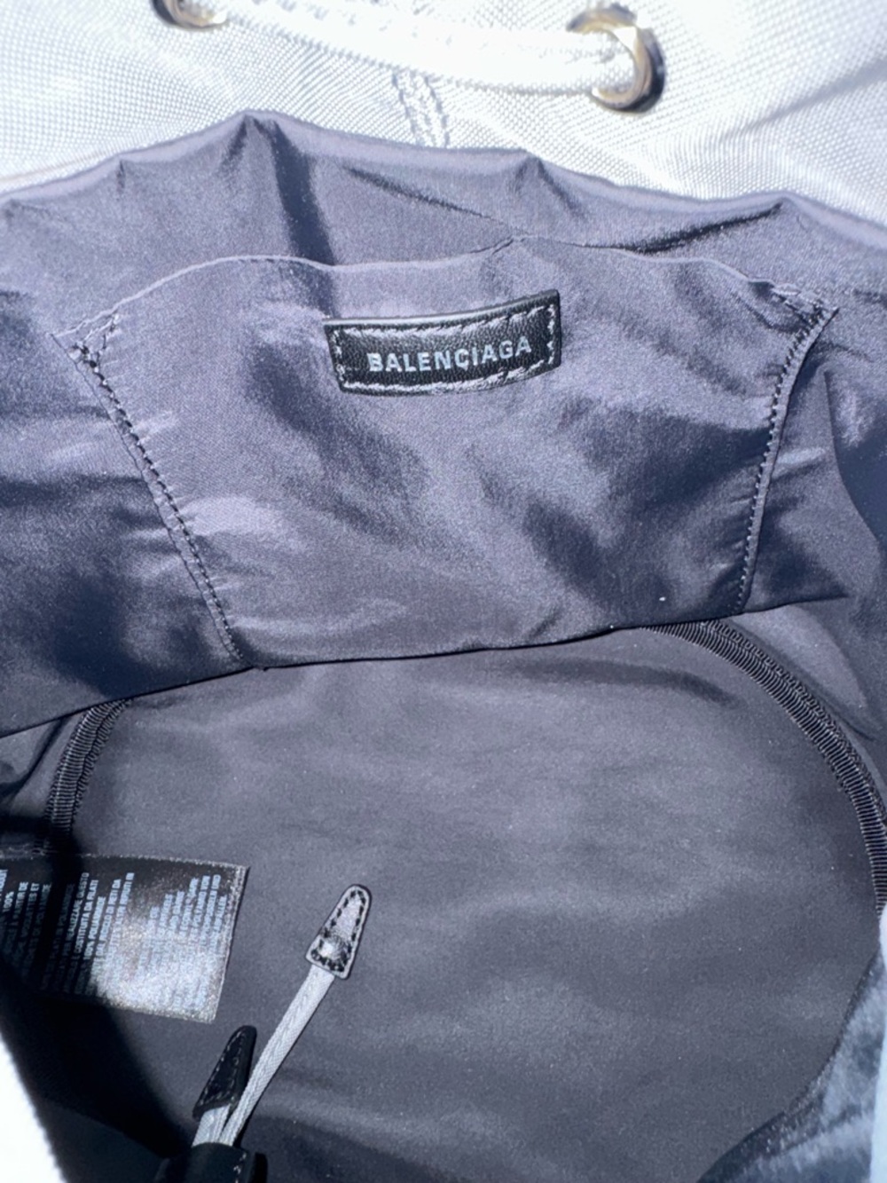 BALENCIAGA WOMEN'S WHEEL SMALL DRAWSTRING BUCKET BAG IN GREY - Picture 10 of 11